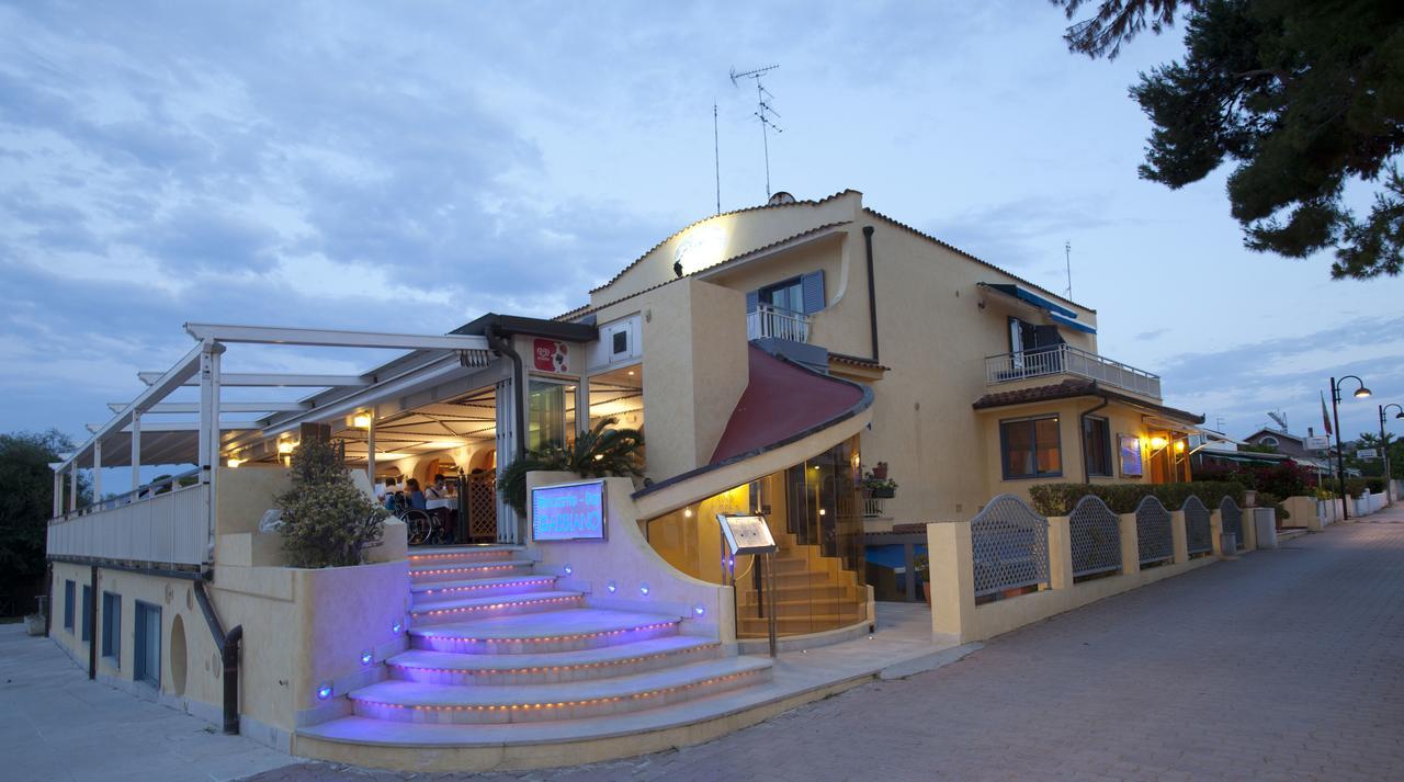Hotel Gabbiano Сан-Домино Экстерьер фото